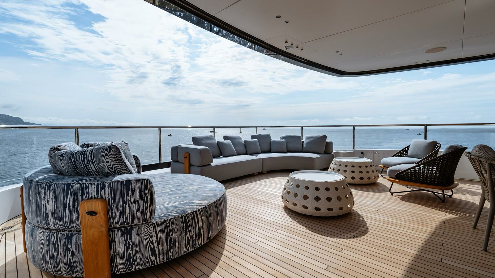 2024-benetti-133-11-4d0220