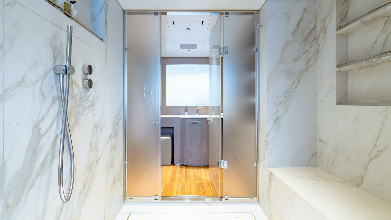 2024-benetti-133-11-4d0220