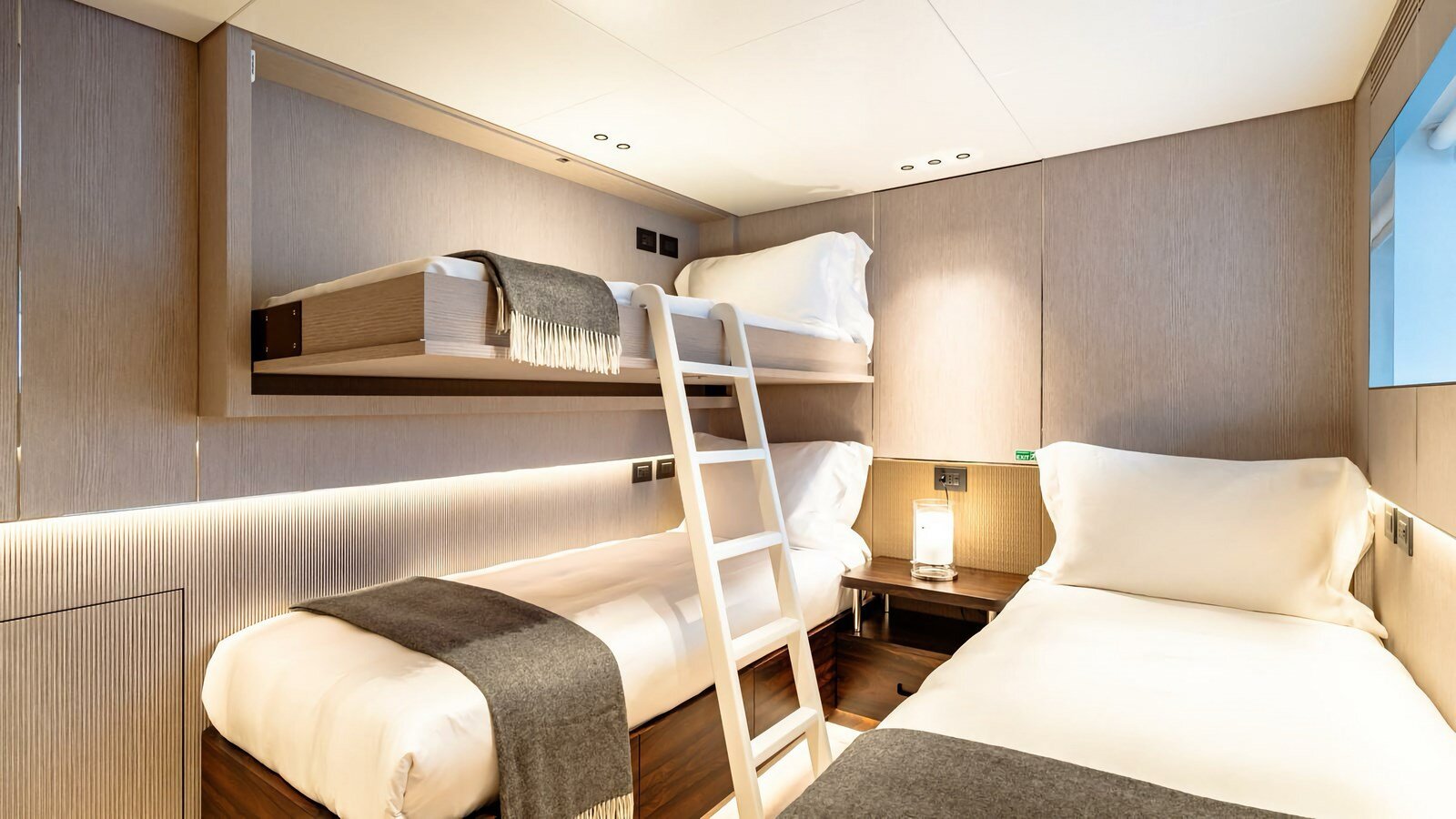 2024-benetti-133-11-4d0220