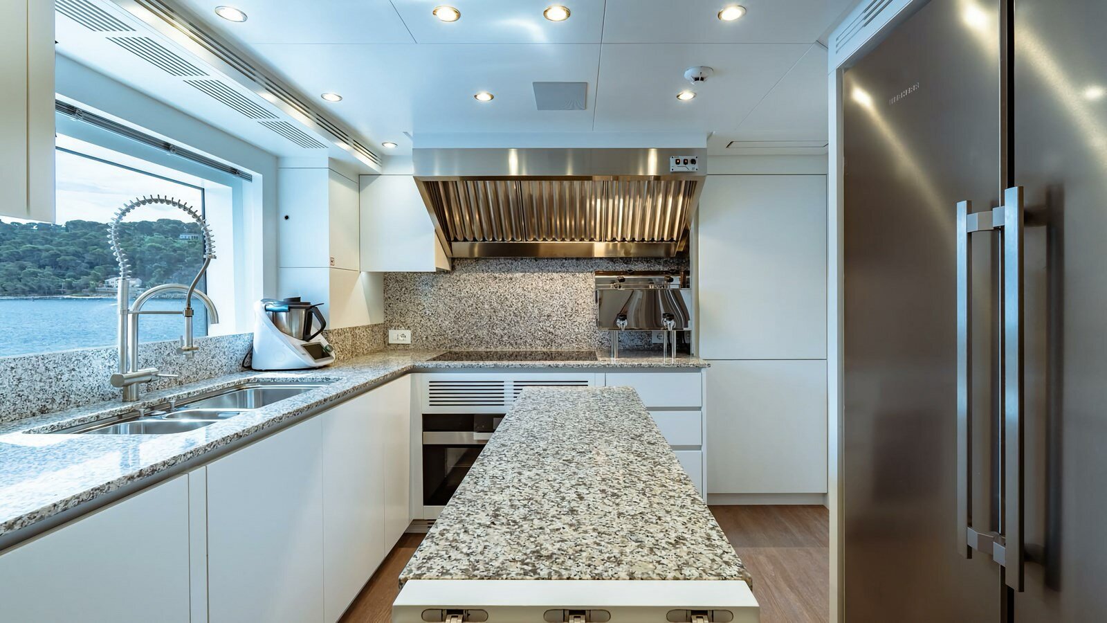 2024-benetti-133-11-4d0220