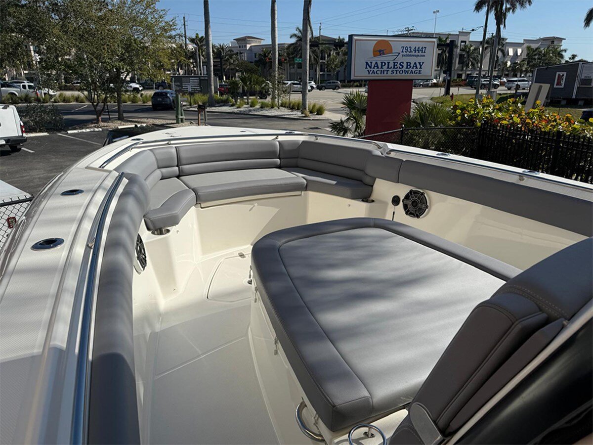 2024-boston-whaler-33-1-5d597a