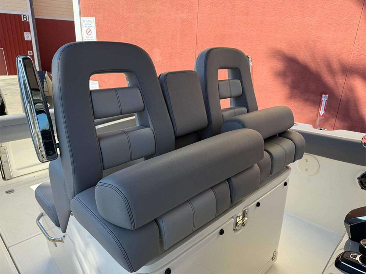 2024-boston-whaler-33-1-5d597a