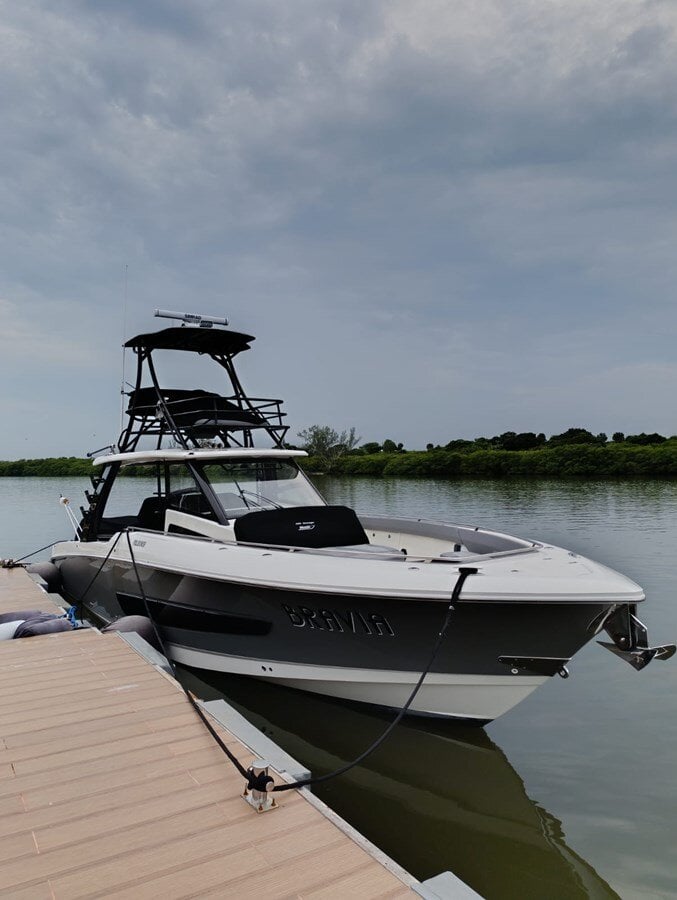 2024-boston-whaler-42-6-10e4b9