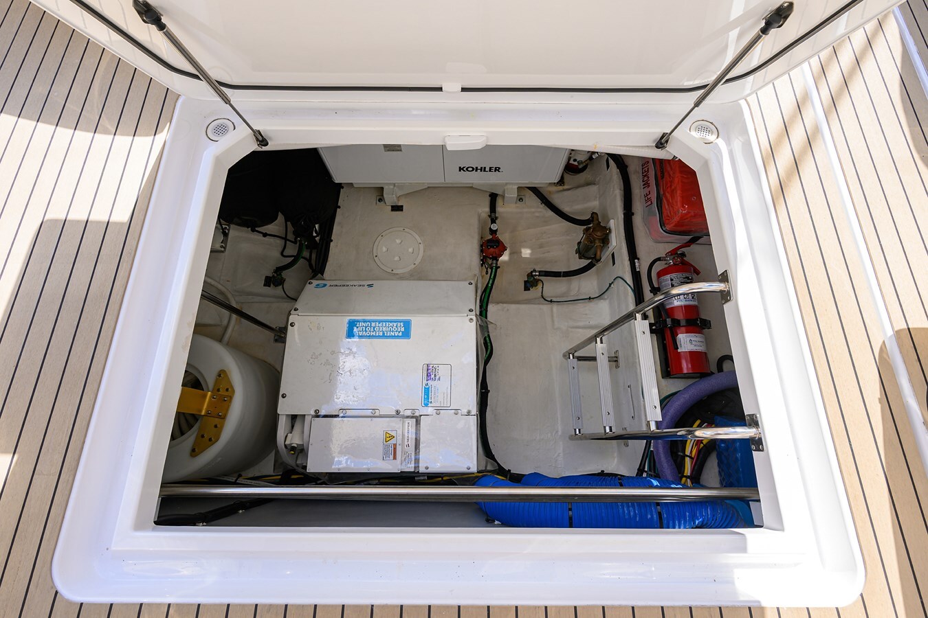 2024-cruisers-yachts-50-a5f296