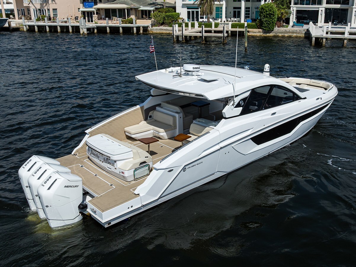 2024-cruisers-yachts-50-a5f296