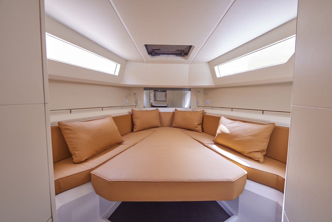 2024-evo-yachts-42-8-50619a