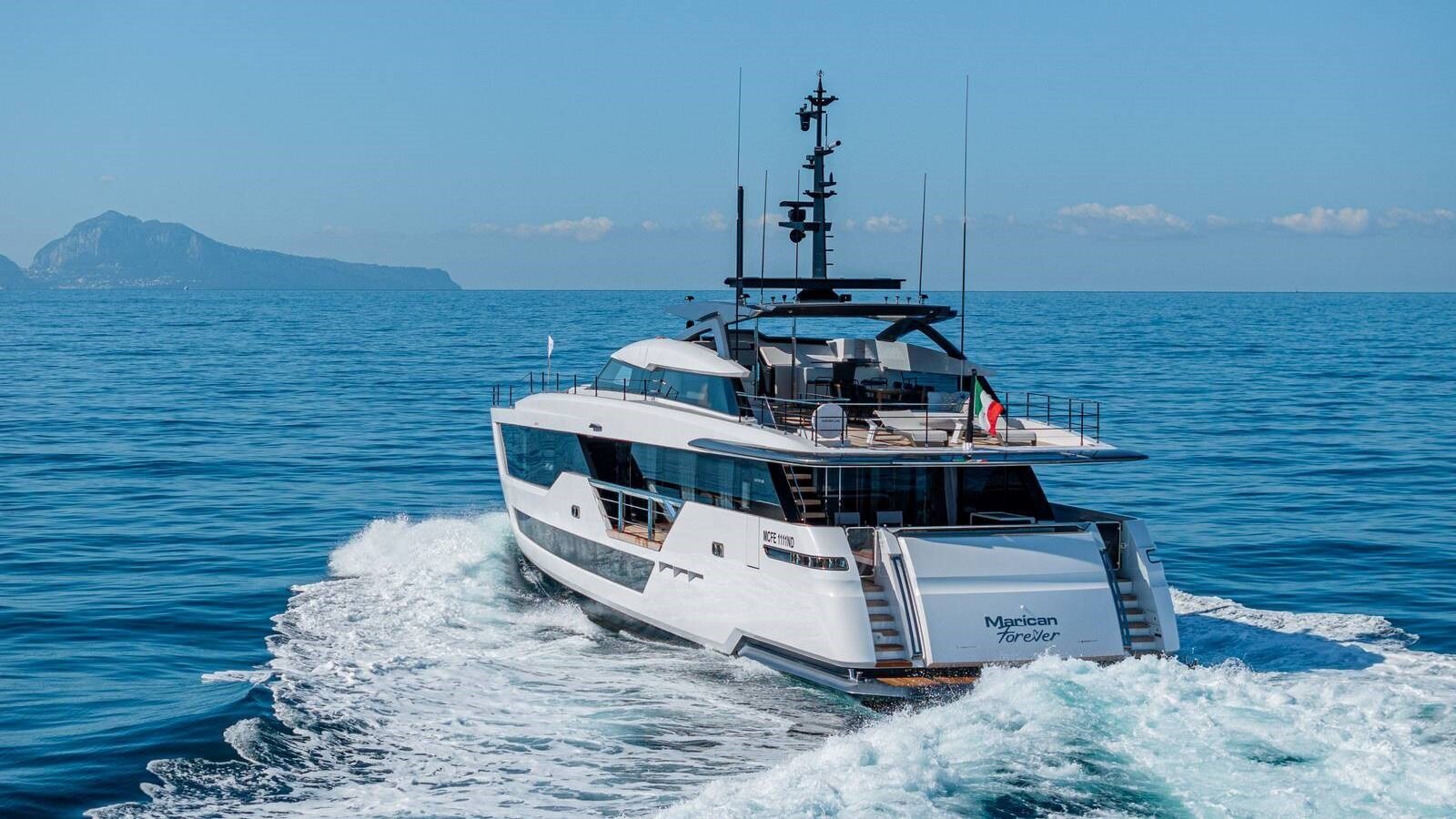 2024-ferretti-108-a99a4e