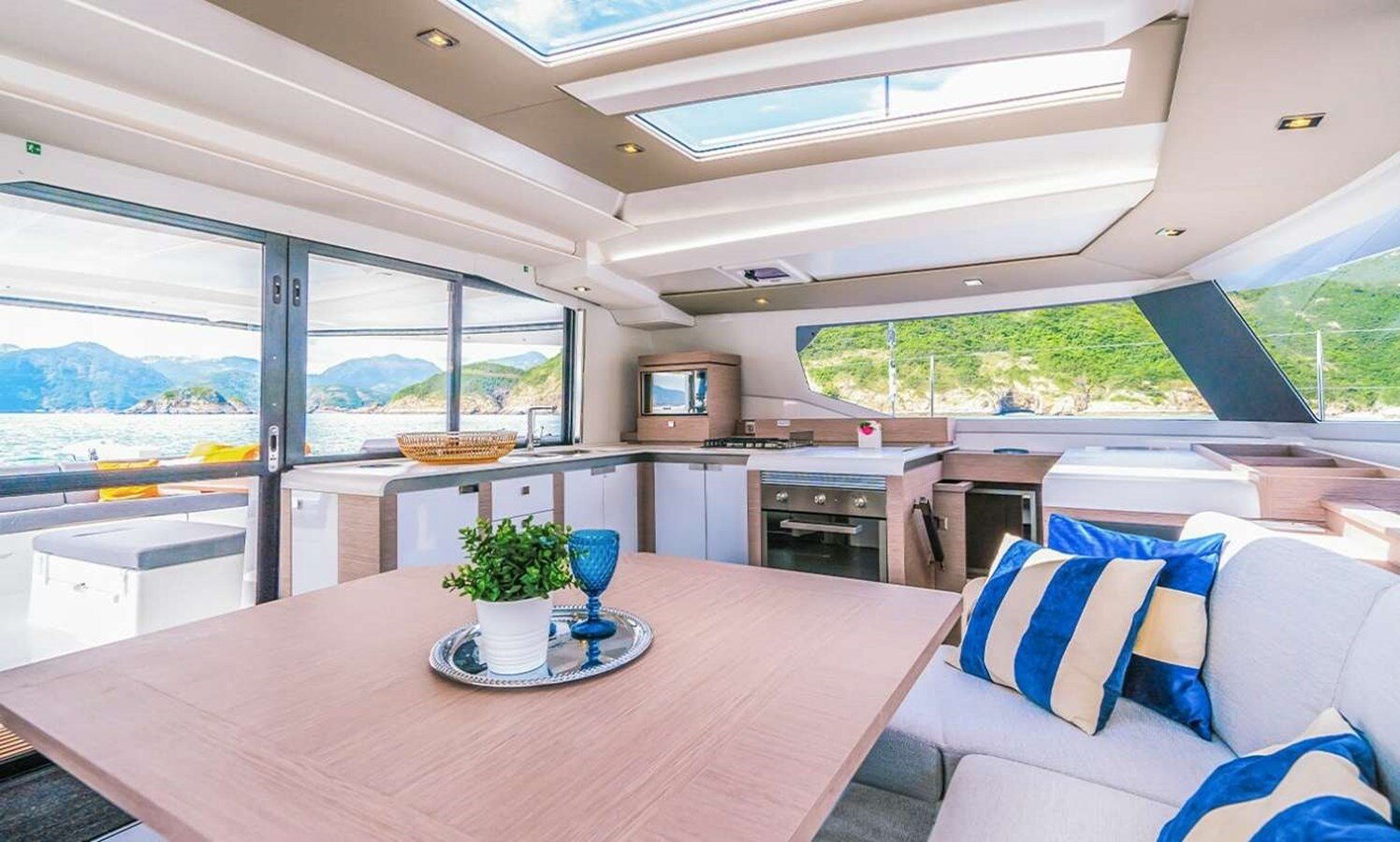 2024-fountaine-pajot-45-7-67ae0b