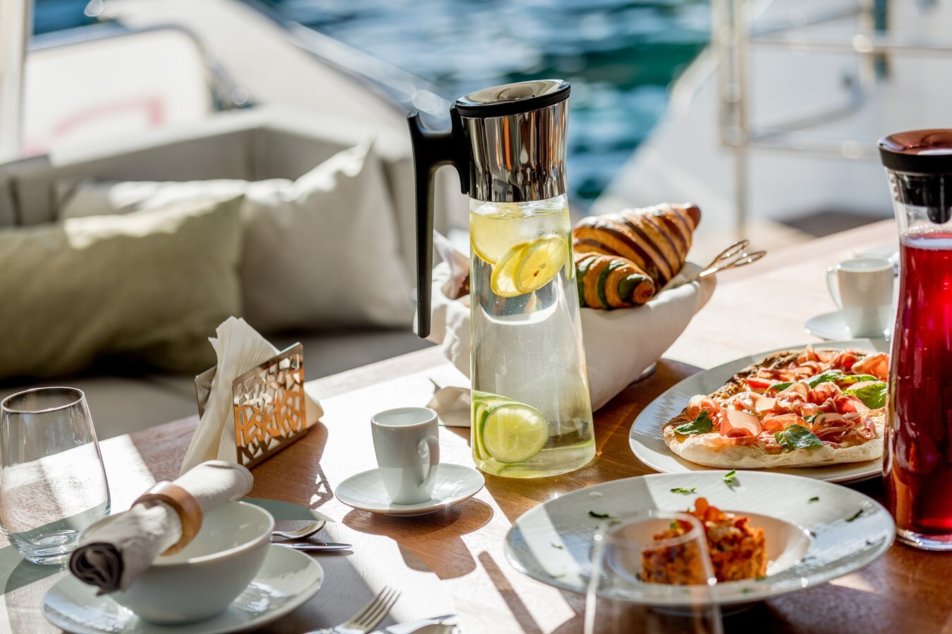 2024-fountaine-pajot-64-8-82b3c4