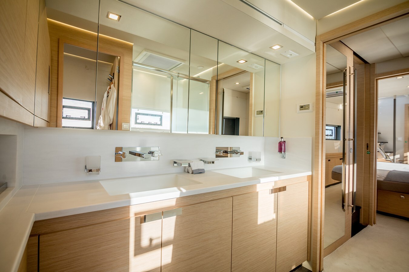 2024 FOUNTAINE PAJOT 64' 8