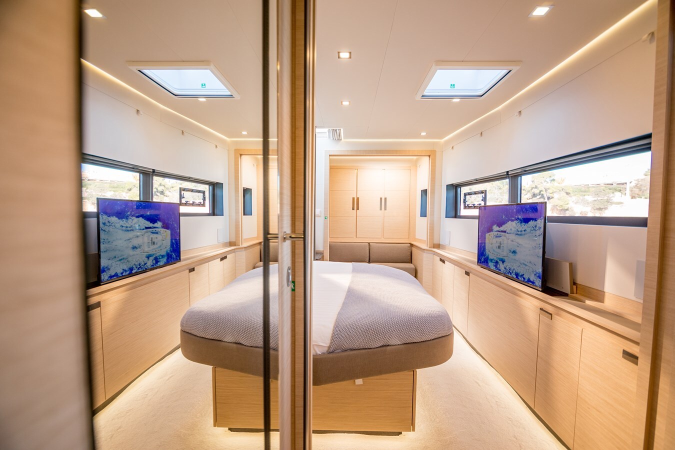 2024 FOUNTAINE PAJOT 64' 8