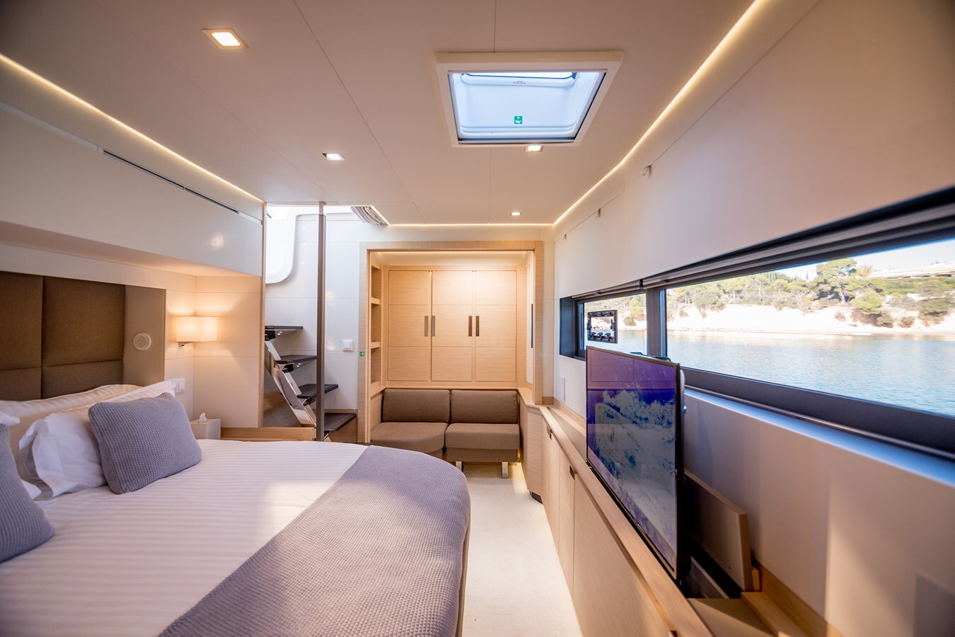 2024 FOUNTAINE PAJOT 64' 8