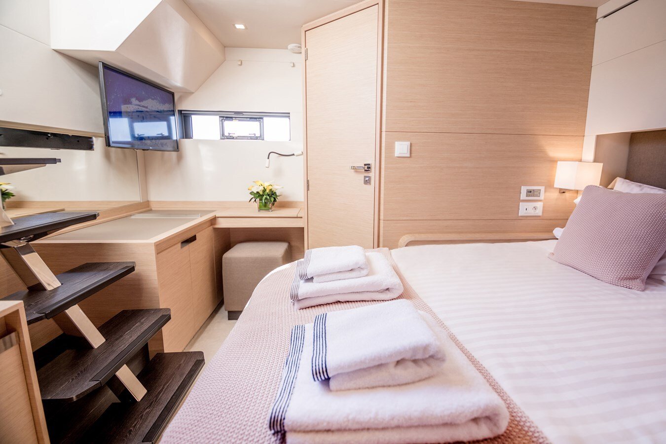 2024 FOUNTAINE PAJOT 64' 8