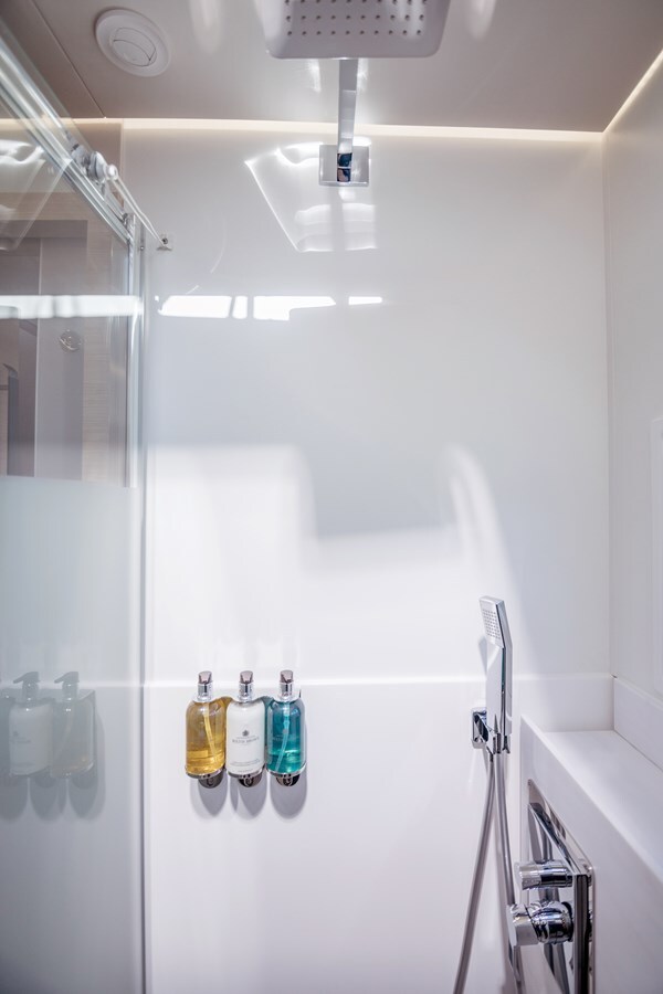 2024 FOUNTAINE PAJOT 64' 8