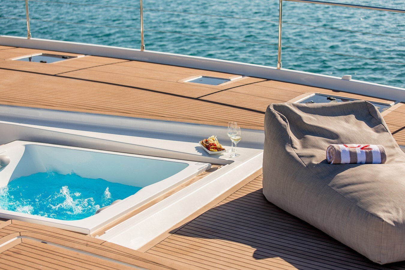 2024 FOUNTAINE PAJOT 64' 8