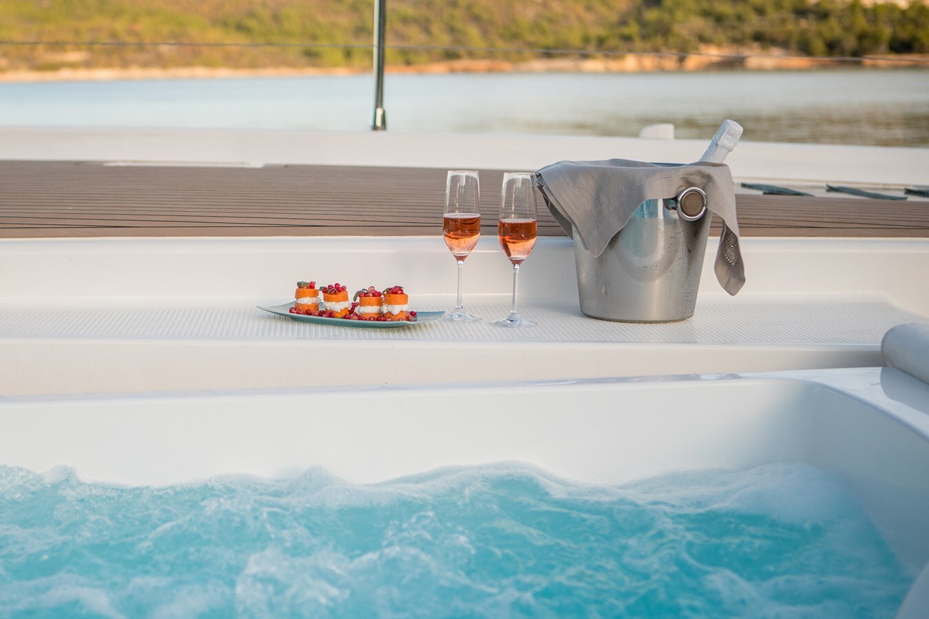 2024 FOUNTAINE PAJOT 64' 8