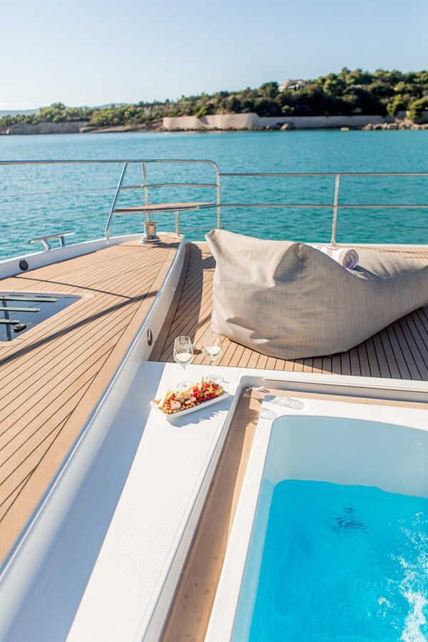 2024 FOUNTAINE PAJOT 64' 8