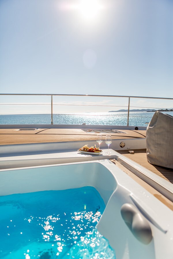 2024 FOUNTAINE PAJOT 64' 8