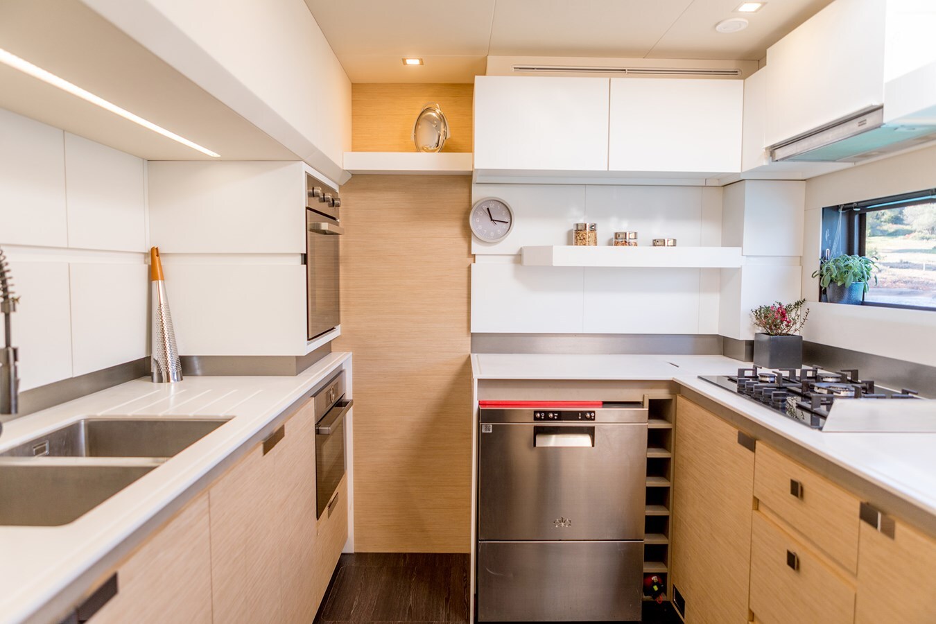 2024 FOUNTAINE PAJOT 64' 8