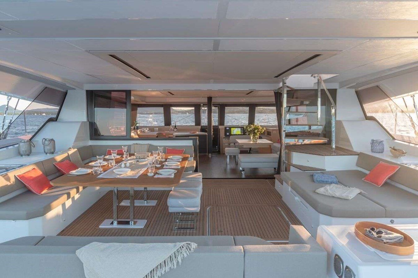 2024 FOUNTAINE PAJOT 66' 10