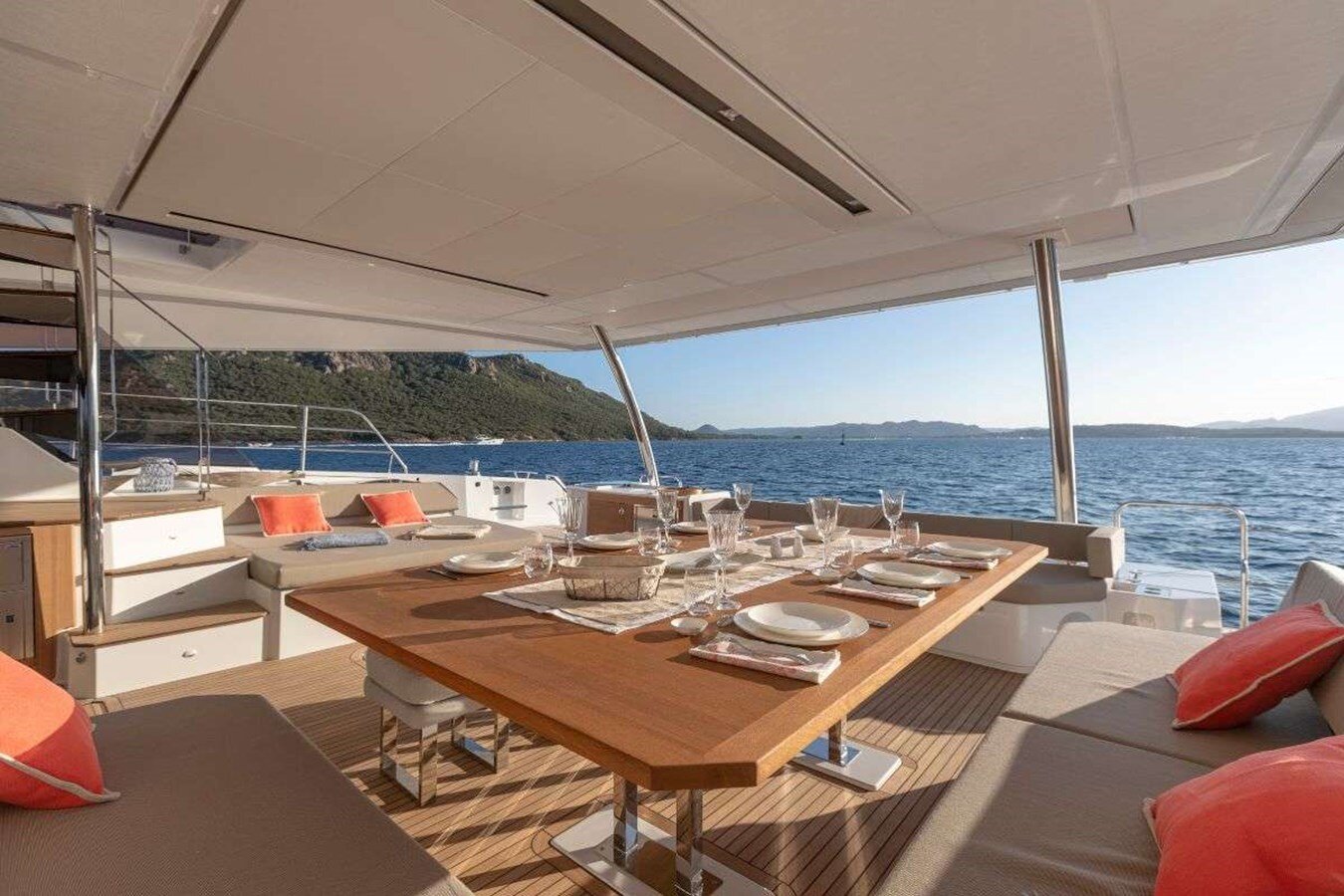 2024-fountaine-pajot-66-10-cb2591