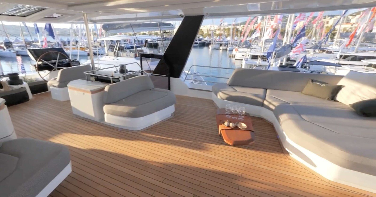 2024-fountaine-pajot-80-4eba2e