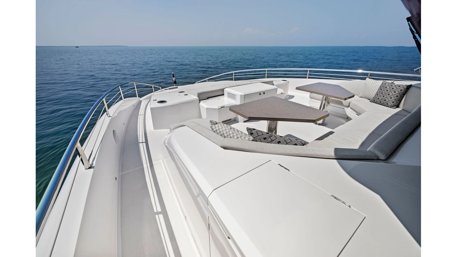 2024-horizon-yacht-90-9fe3b1