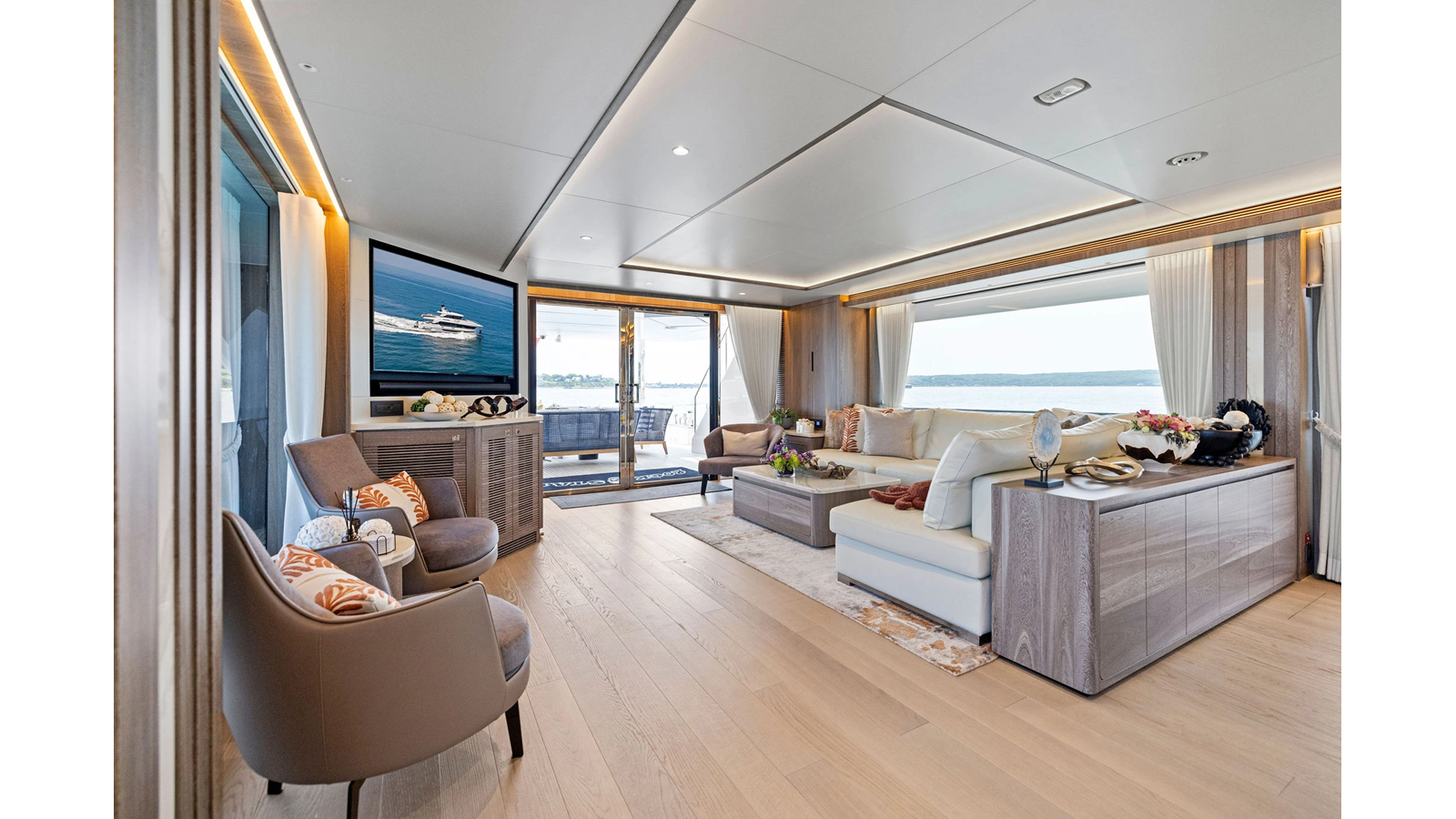 2024 HORIZON YACHT 90'