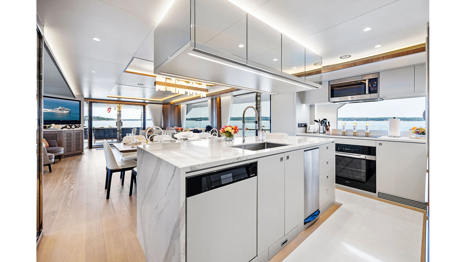 2024 HORIZON YACHT 90'