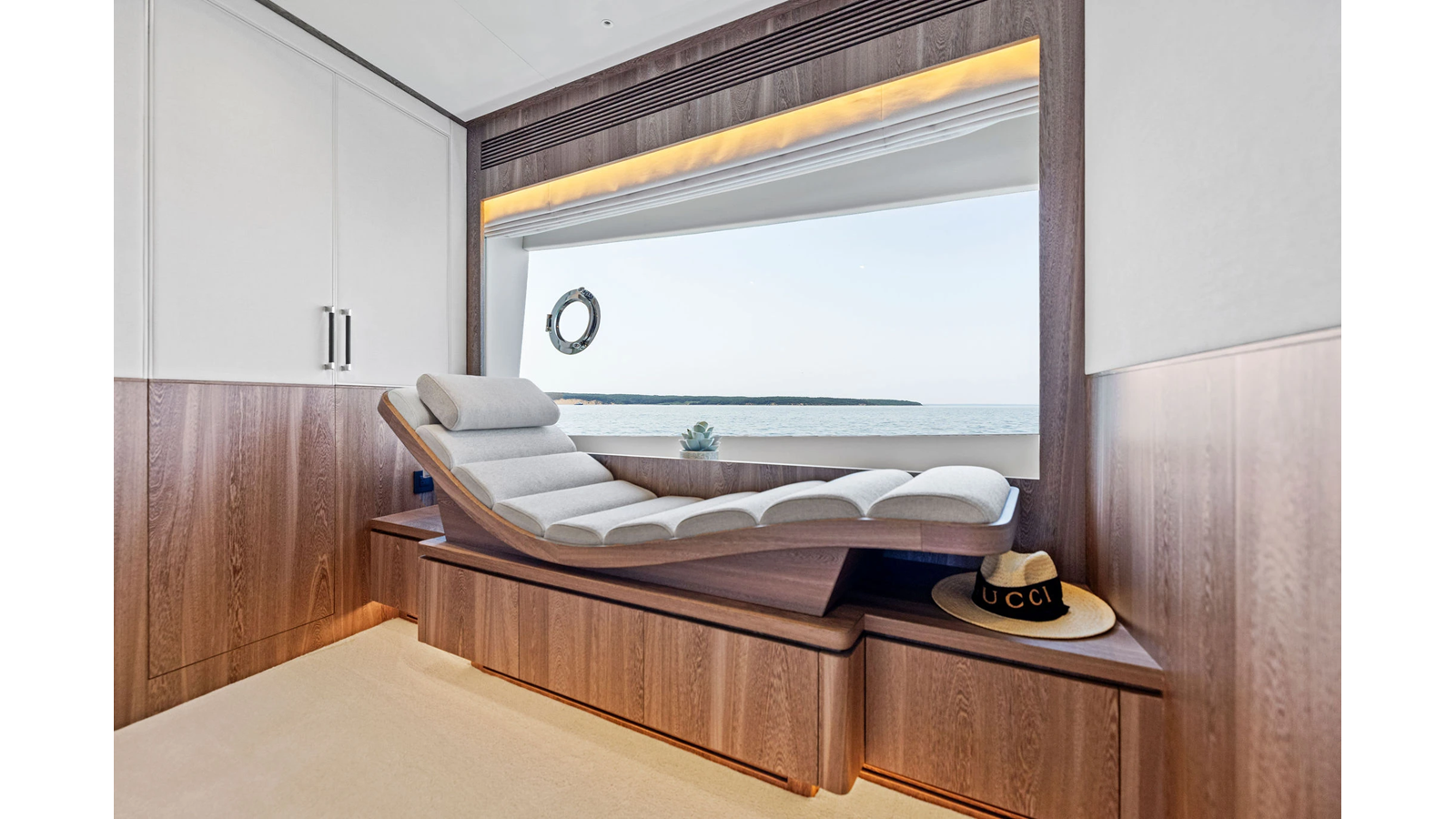 2024 HORIZON YACHT 90'