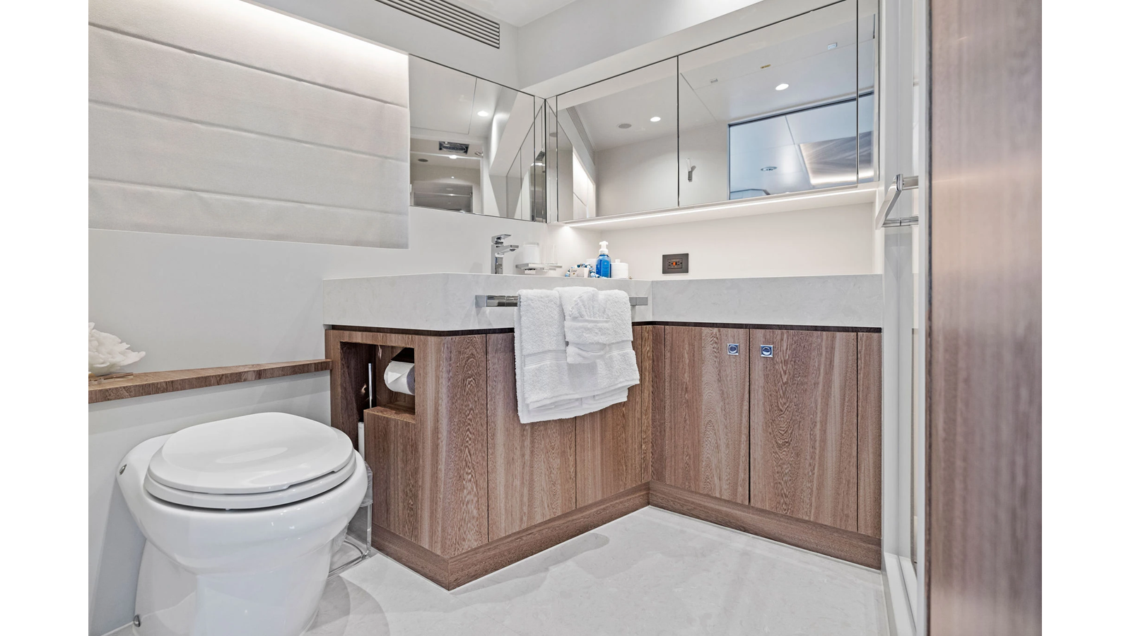 2024 HORIZON YACHT 90'