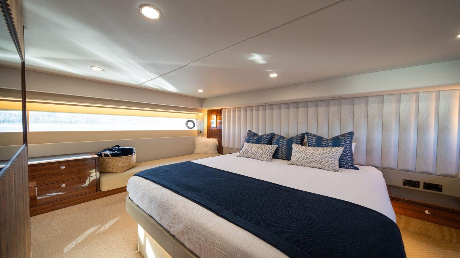 2024-maritimo-65-4-887bb1