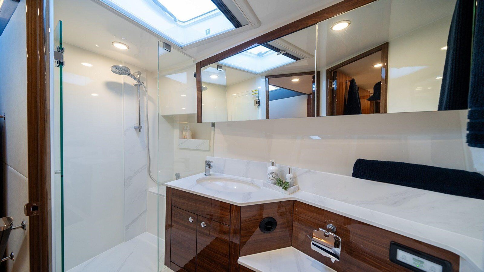 2024-maritimo-65-4-887bb1