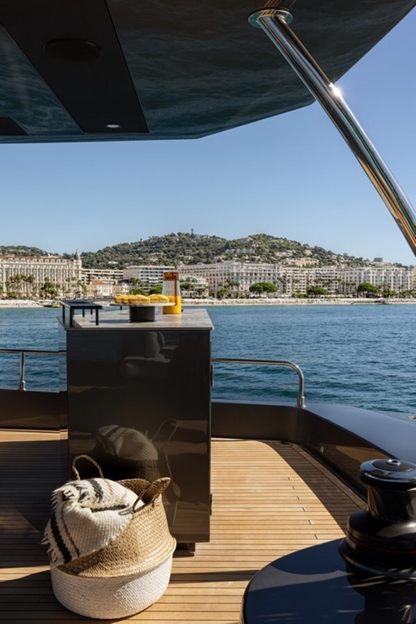 2024-moon-yachts-63-5-723175