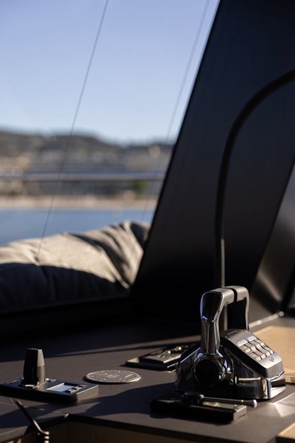 2024-moon-yachts-63-5-94f356