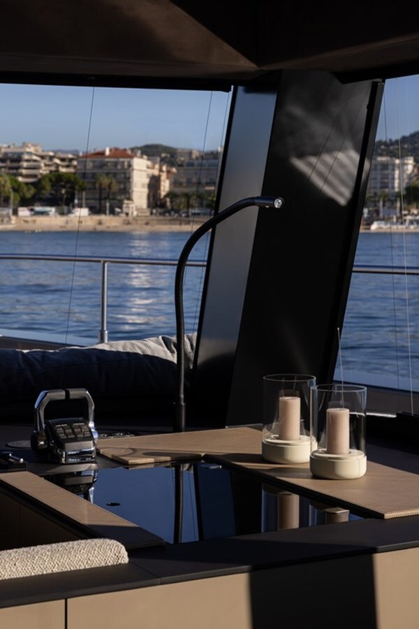 2024-moon-yachts-63-5-94f356