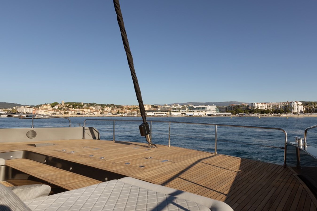 2024-moon-yachts-63-5-94f356