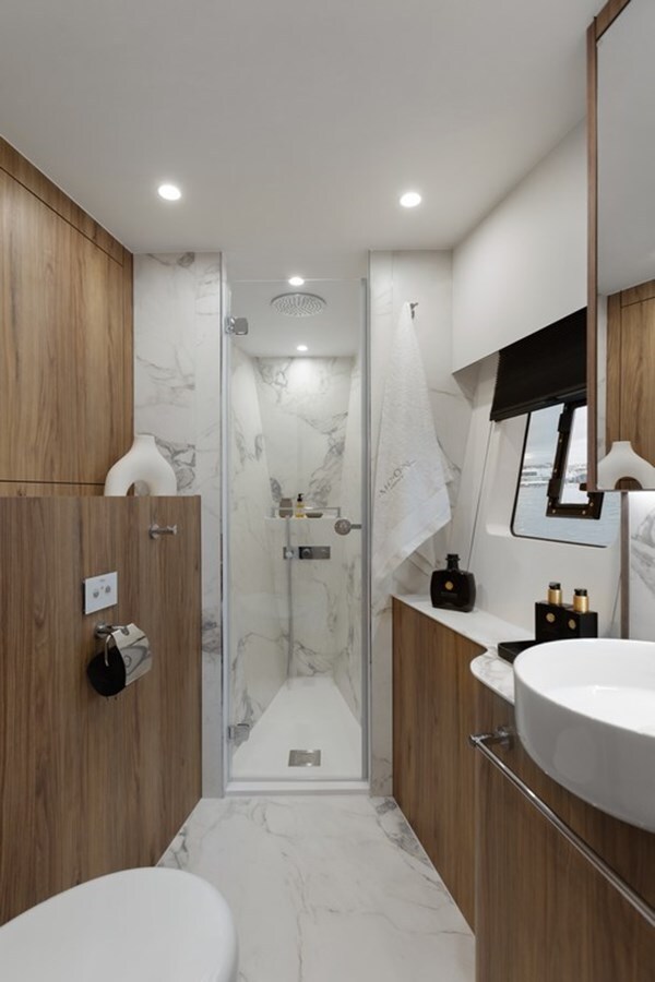 2024-moon-yachts-63-5-94f356