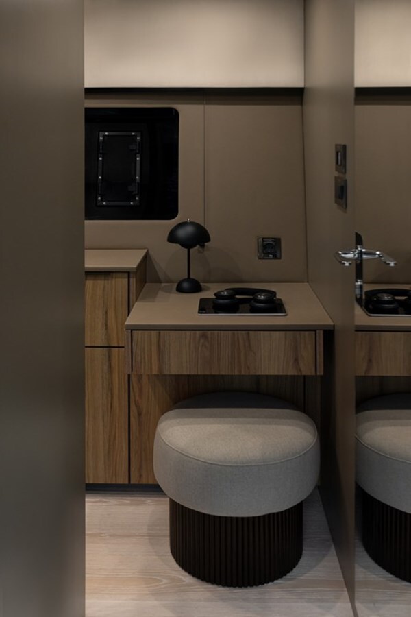 2024-moon-yachts-63-5-94f356