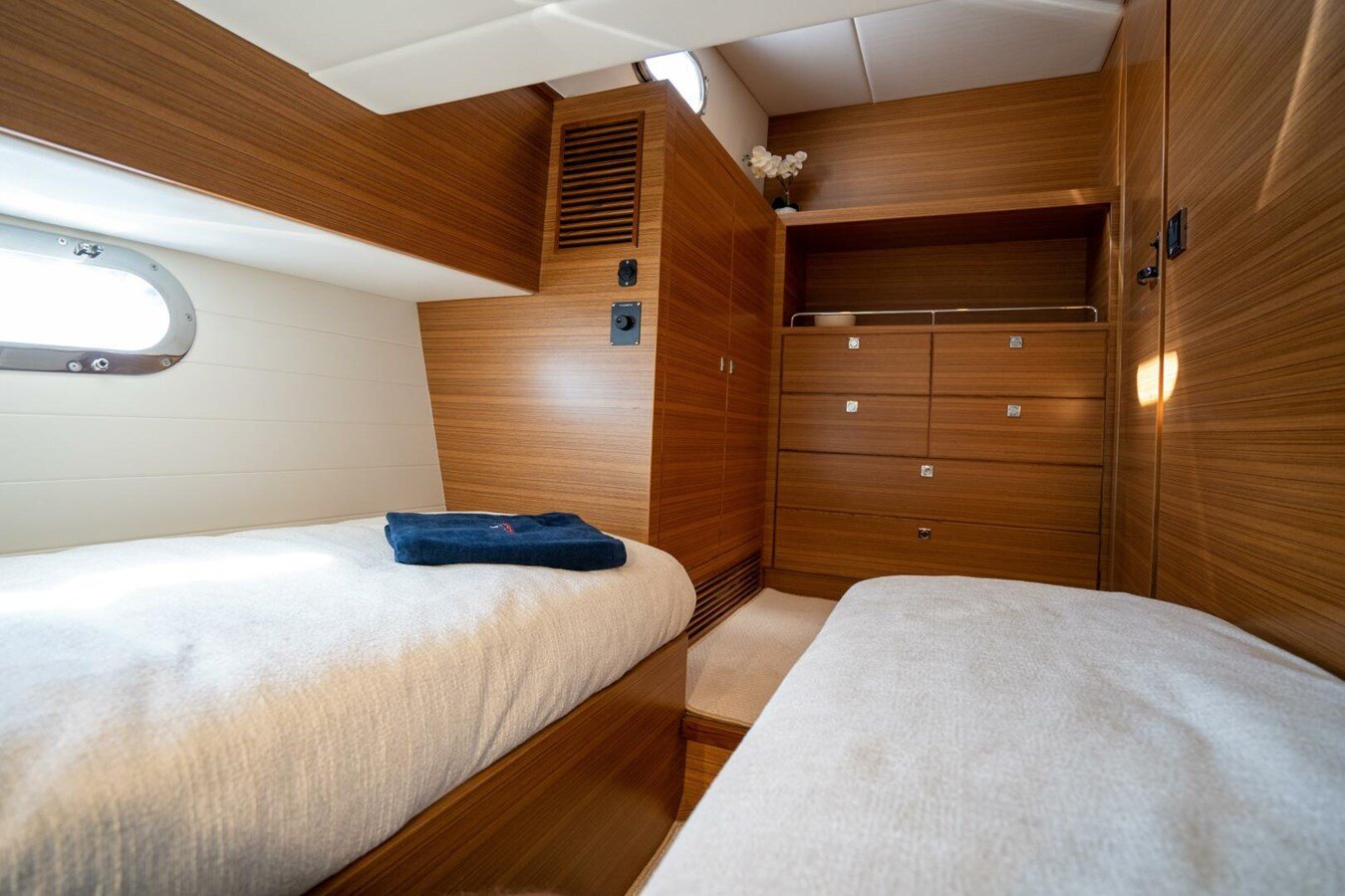 2024-outback-yachts-56-3-c41cd9