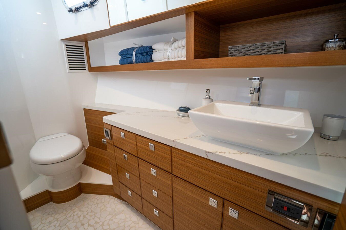 2024-outback-yachts-56-3-c41cd9