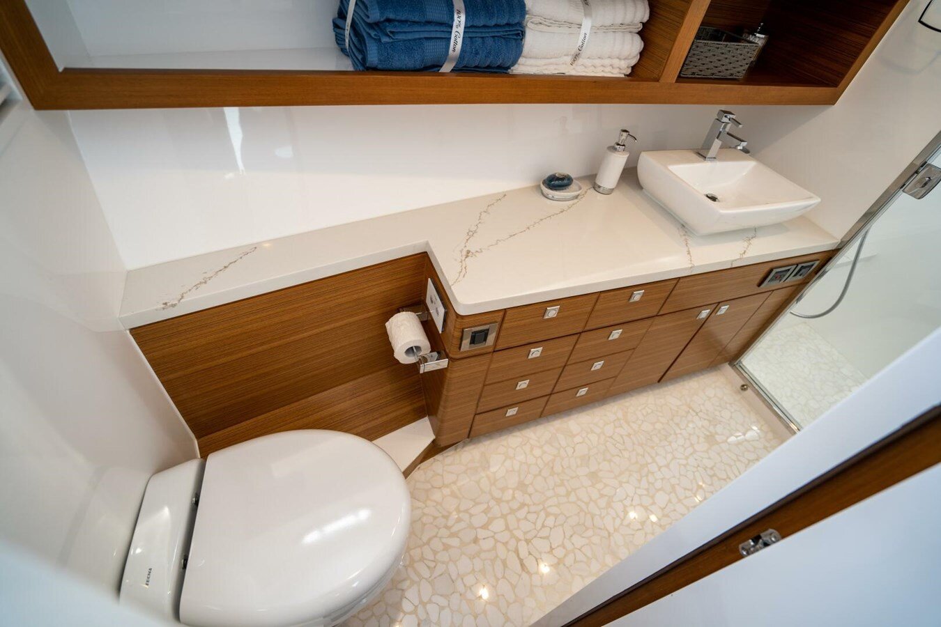 2024-outback-yachts-56-3-c41cd9