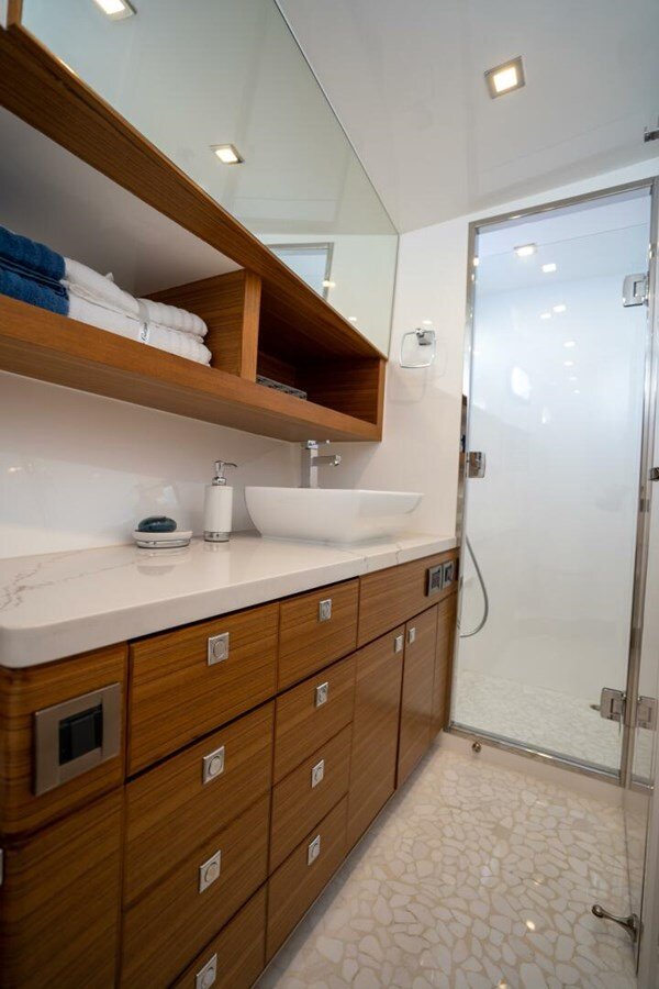 2024-outback-yachts-56-3-c41cd9