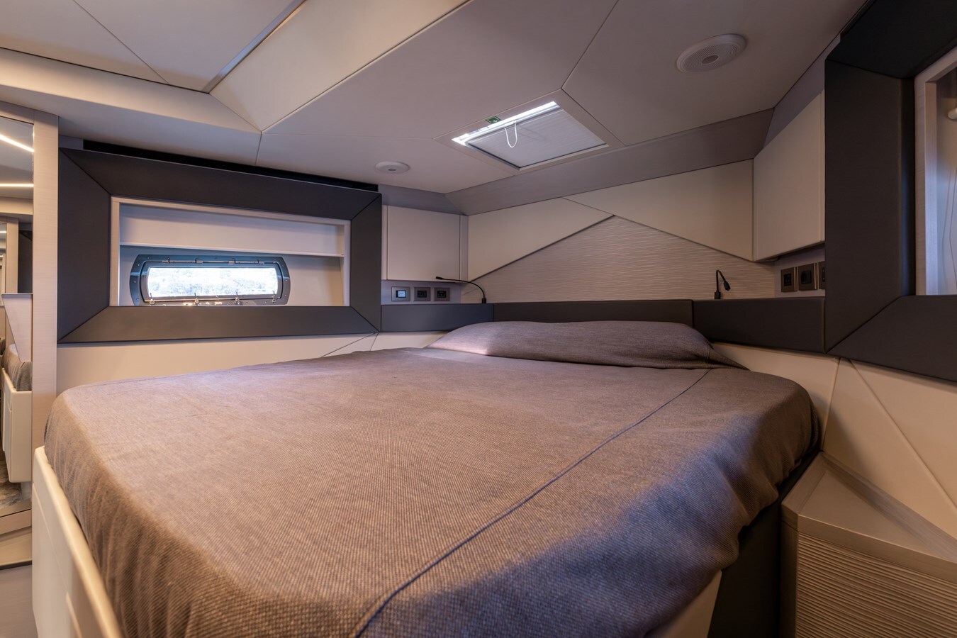 2024-pershing-69-3-13a96e