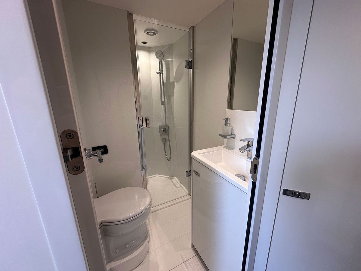 2024-princess-yachts-82-5-9ef528