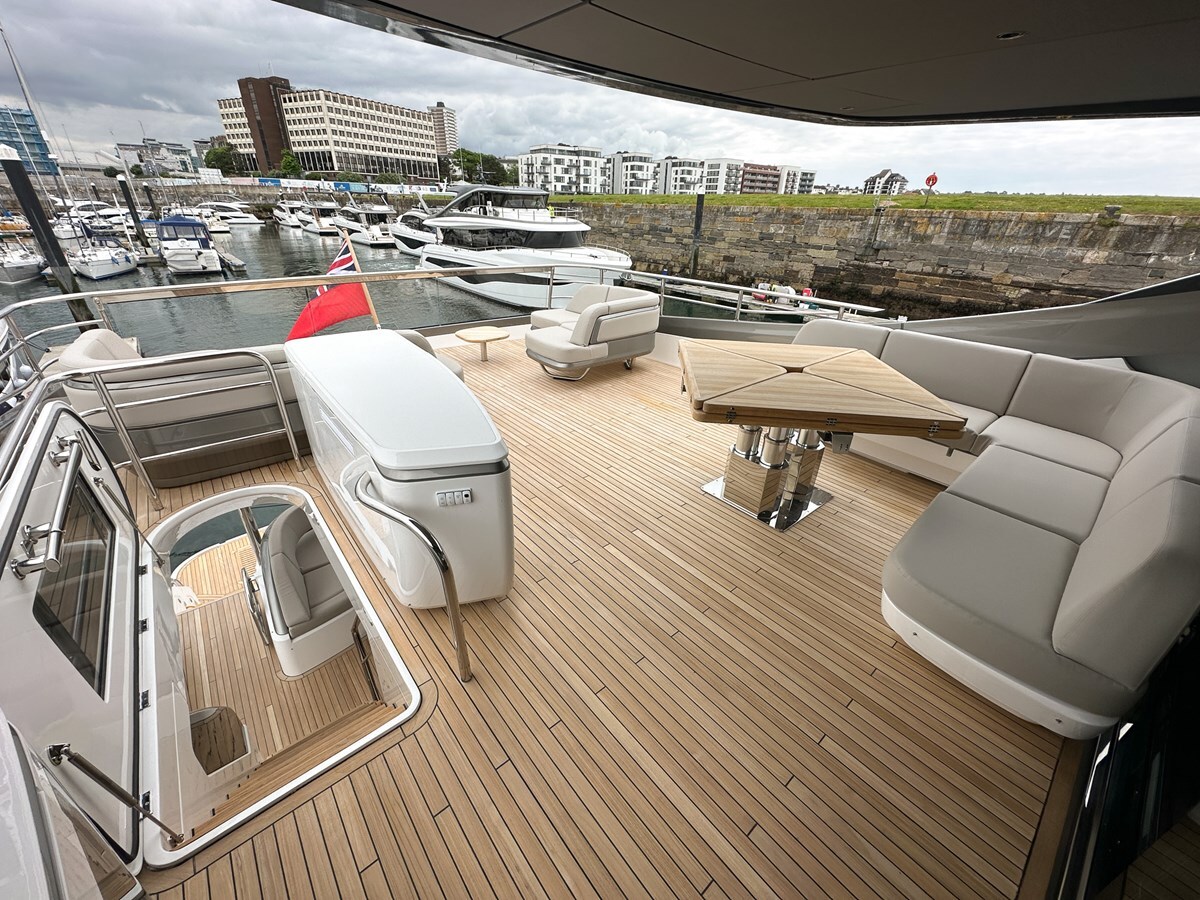 2024-princess-yachts-82-5-9ef528