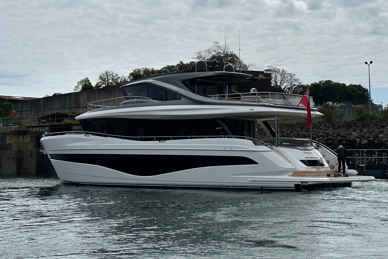 2024-princess-yachts-82-5-9ef528