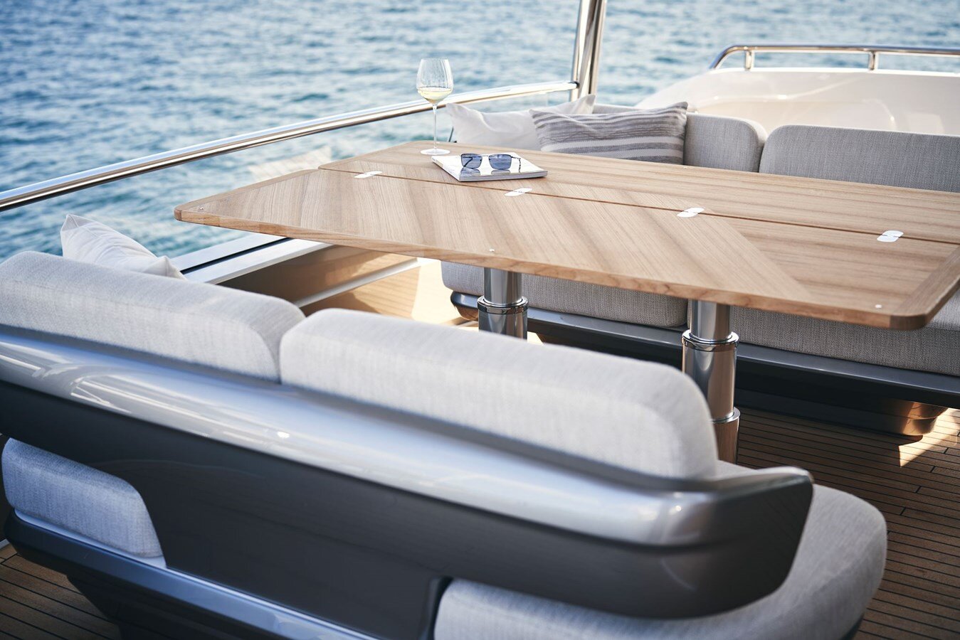 2024-princess-yachts-86-2-7f63b8