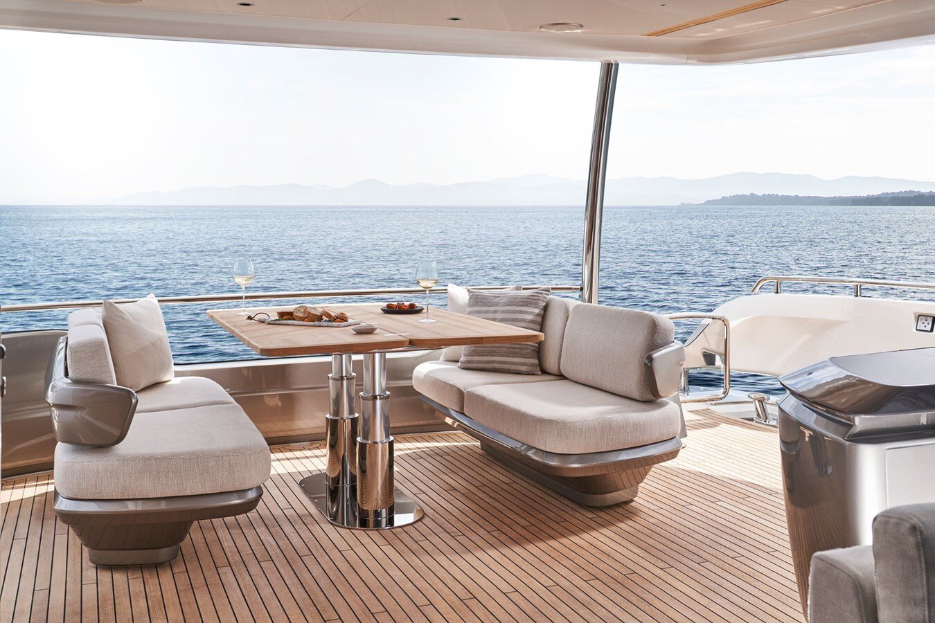 2024-princess-yachts-86-2-7f63b8