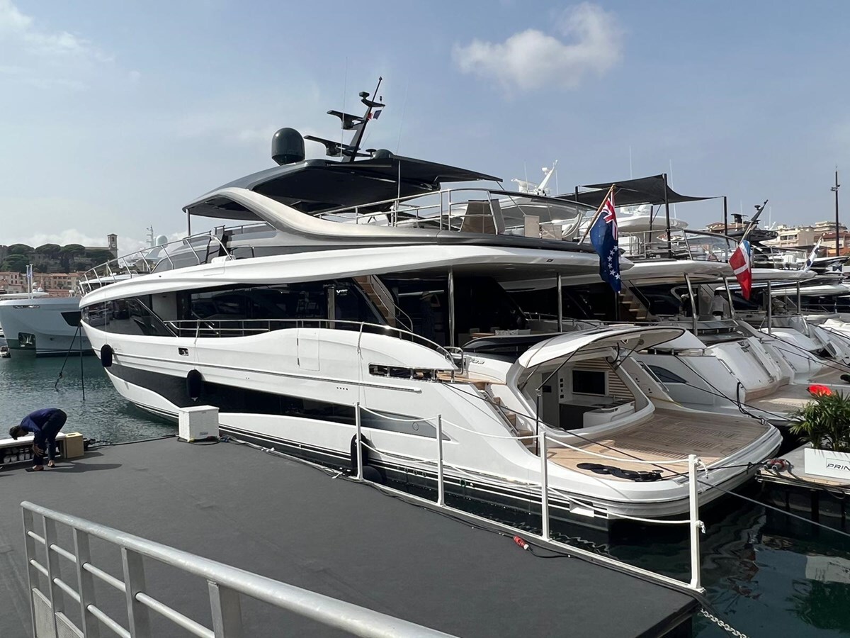 2024-princess-yachts-95-6-2af8e3
